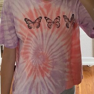 A pink and purple tie dye cropped tee,butterflies.